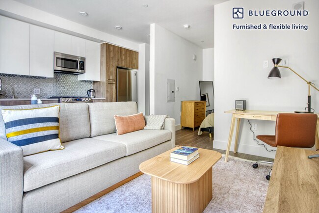 2260 W El Camino Real-Unit -FL0-ID673 in Mountain View, CA - Building Photo - Building Photo