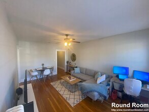 1746 Commonwealth Ave, Unit 5 in Boston, MA - Building Photo - Building Photo