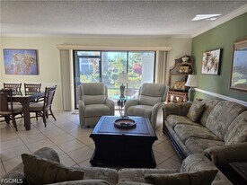7105 Quail Run Ct W in Ft. Myers, FL - Building Photo