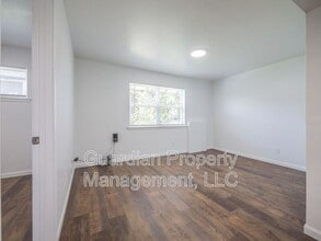 1121 N College Dr in Maryville, MO - Foto de edificio - Building Photo