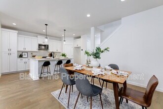 11021 W Clematis St in Boise, ID - Foto de edificio - Building Photo