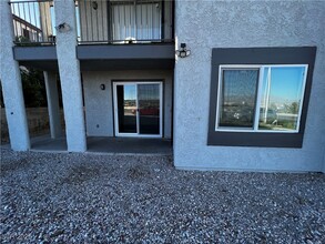 6942 Appleton Dr in Las Vegas, NV - Foto de edificio - Building Photo