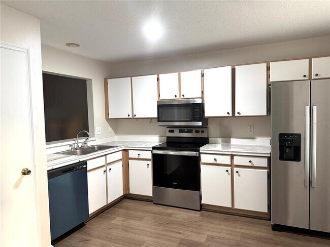 2158 Cypress Bay Blvd in Kissimmee, FL - Building Photo - Building Photo