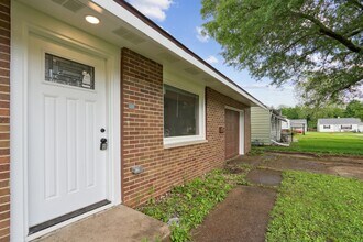 714 Bethume Ct in Champaign, IL - Building Photo - Building Photo