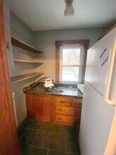 34 Holton St, Unit 1 in Medford, MA - Foto de edificio - Building Photo