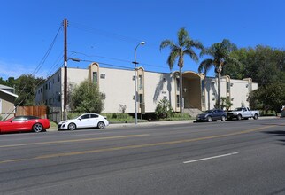 11915 Burbank Blvd in Valley Village, CA - Building Photo - Building Photo