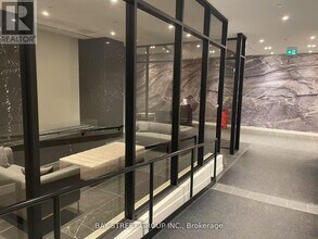 308 Jarvis St in Toronto, ON - Building Photo - Building Photo