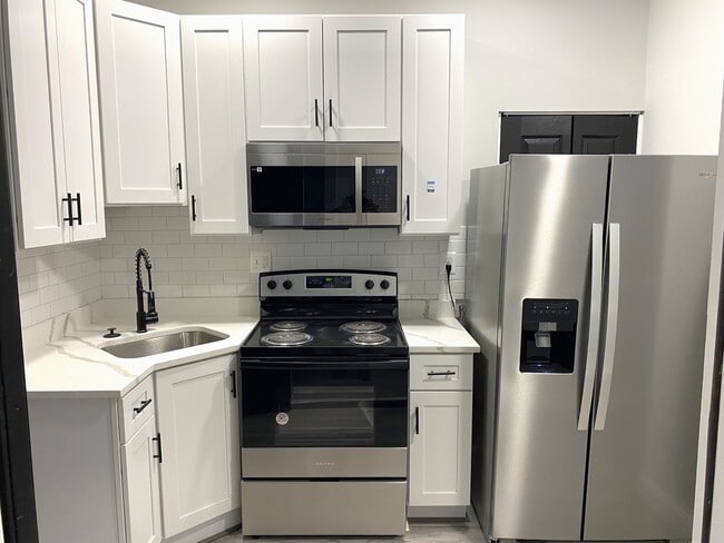 837 N Fulton Ave in Baltimore, MD - Building Photo - Building Photo