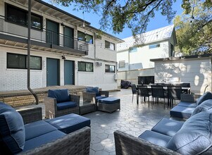 Deep Eddy Flats in Austin, TX - Foto de edificio - Building Photo