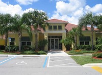 College Club in Ft. Myers, FL - Building Photo - Building Photo