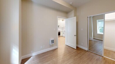 357 Fulton St-Unit -209 in San Francisco, CA - Building Photo - Building Photo
