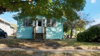 212 W 14th St in Horton, KS - Building Photo