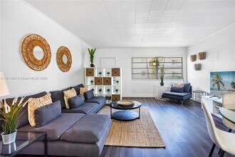 1150 8th St in Miami Beach, FL - Building Photo - Building Photo