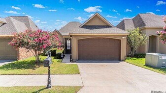 7945 Seville Ct in Baton Rouge, LA - Building Photo