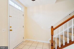 333 Prettyman Dr in Rockville, MD - Building Photo