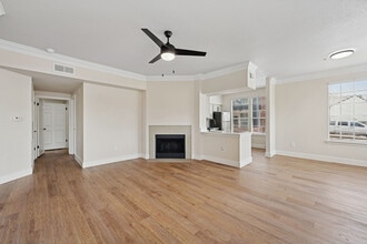 Barnett in Houston, TX - Building Photo - Building Photo