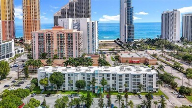 17560 Atlantic Blvd in Sunny Isles Beach, FL - Building Photo - Building Photo