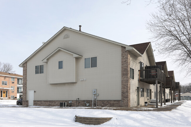 7411-7419 University Ave NE in Fridley, MN - Building Photo - Building Photo