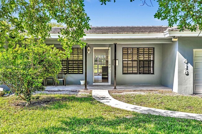 418 S 57th Way in Hollywood, FL - Foto de edificio - Building Photo
