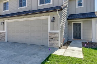 913 W Apple Pine St in Meridian, ID - Building Photo - Building Photo