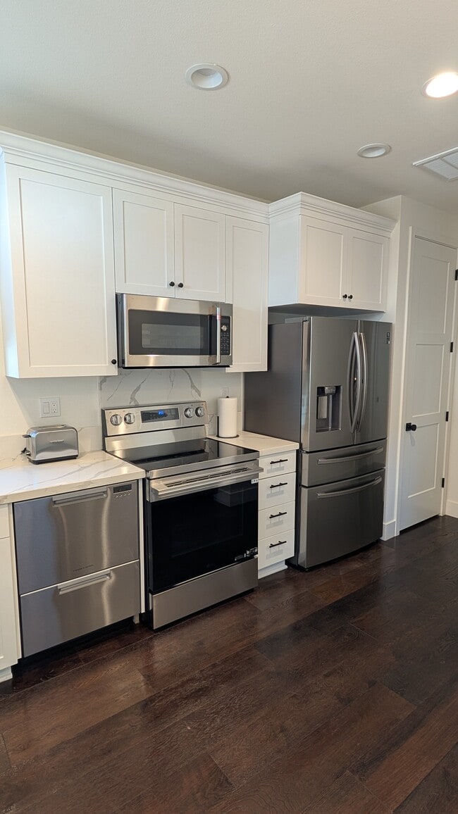 1604 Winding Creek Way in Healdsburg, CA - Building Photo - Building Photo