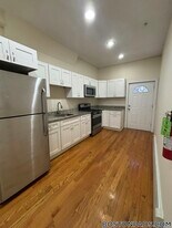 16 Chelsea St in Boston, MA - Building Photo