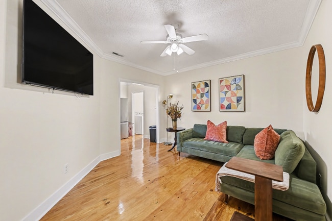 555 Rutledge Ave in Charleston, SC - Foto de edificio - Building Photo