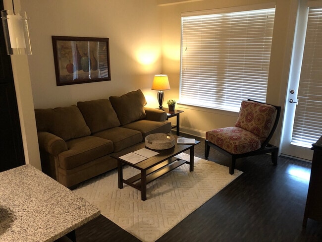 5725 Carnegie Blvd in Charlotte, NC - Building Photo - Building Photo