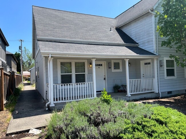 1545 Lincoln St in Eugene, OR - Building Photo - Building Photo