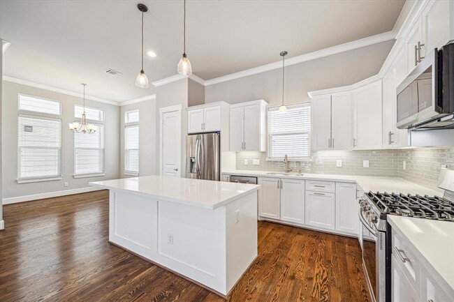 property at 880 Wakefield Dr
