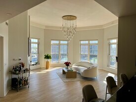 40 E Northwest Hwy, Unit Downtown Condo in Mount Prospect, IL - Building Photo