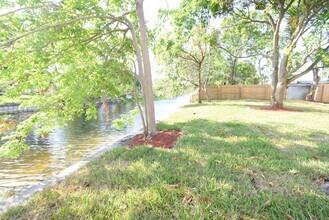 3541 NW 37th Ave in Lauderdale Lakes, FL - Building Photo - Building Photo
