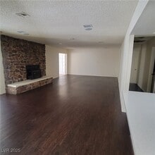 6761 Holmby Ave in Las Vegas, NV - Building Photo - Building Photo