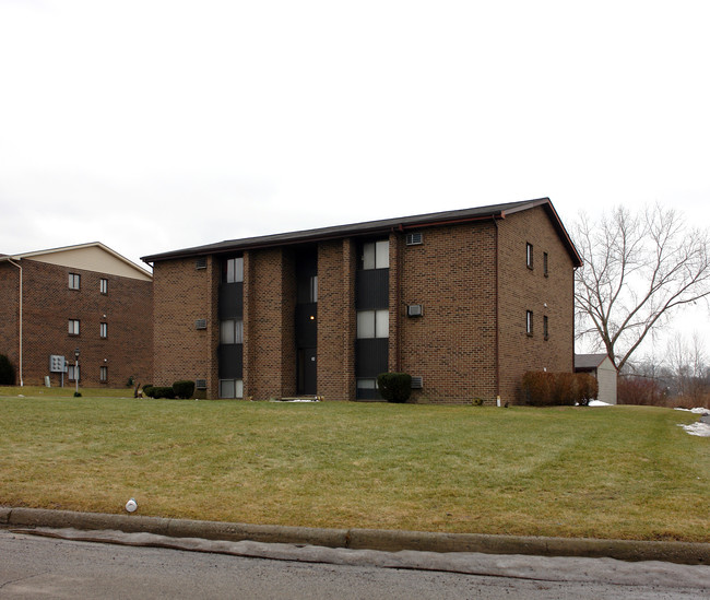 34 Carter Cir in Youngstown, OH - Foto de edificio - Building Photo