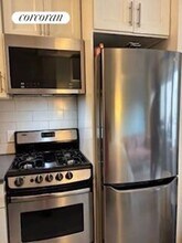 821 9th Ave in New York, NY - Building Photo - Building Photo