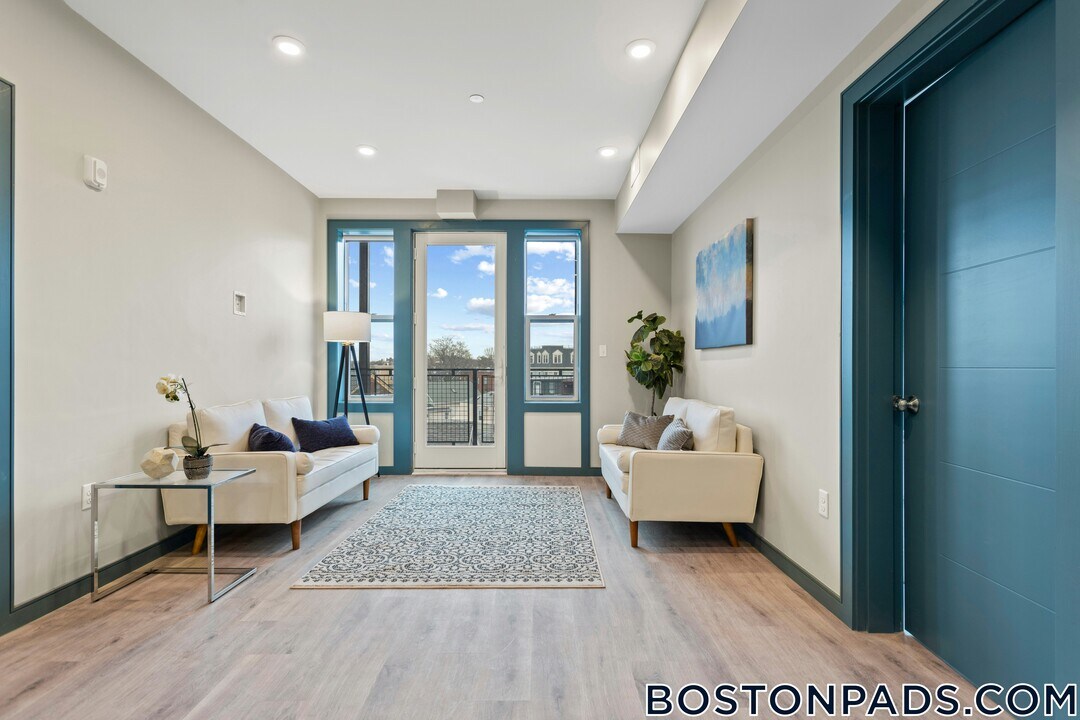 1258 Massachusetts Ave in Boston, MA - Building Photo