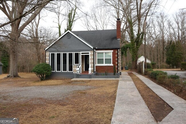 1526 Childress Dr SW