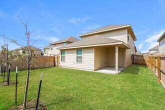 9318 Green Flora Ct in San Antonio, TX - Building Photo - Building Photo