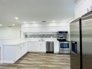 3433 NE 13th Ave in Oakland Park, FL - Building Photo - Building Photo