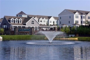 407 Copper Square Dr in Bethel, CT - Building Photo