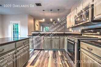 1009 Oaklands Dr in Round Rock, TX - Building Photo - Building Photo