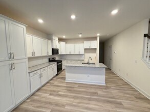 1255 Hammond Dr in Mebane, NC - Building Photo - Building Photo