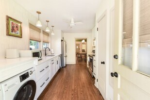 29 Oak Forest Dr in Charleston, SC - Building Photo