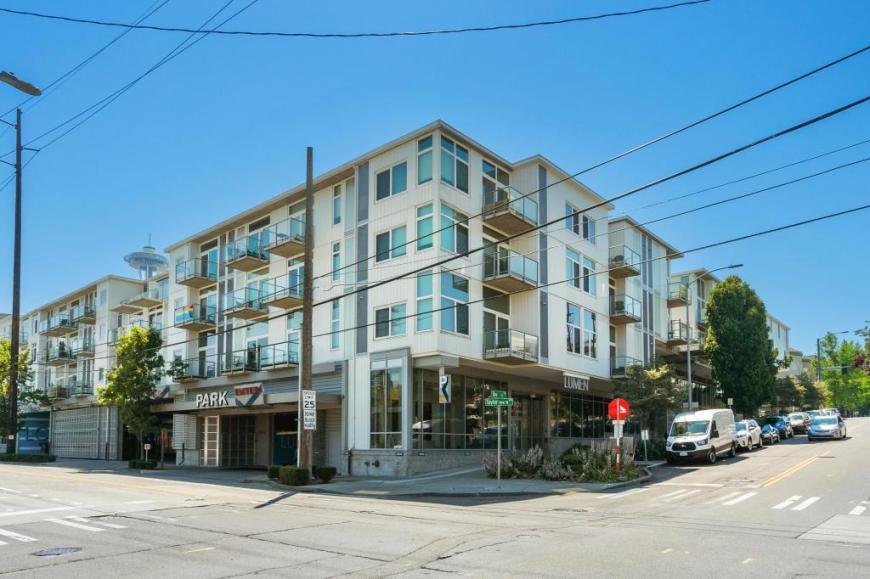 501 Roy St in Seattle, WA - Building Photo