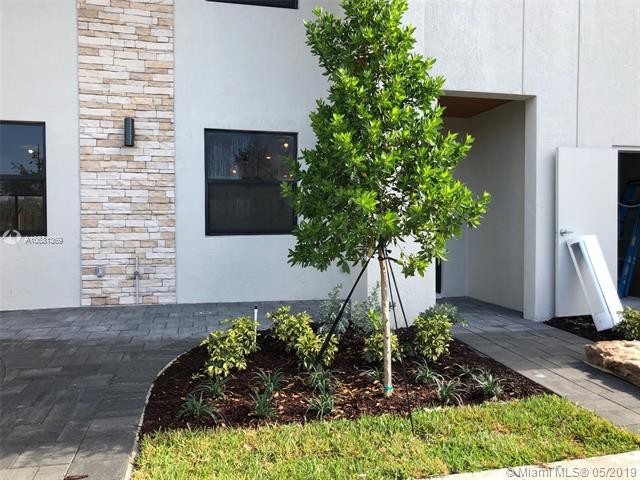 10419 NW 82nd St-Unit -3 in Doral, FL - Foto de edificio