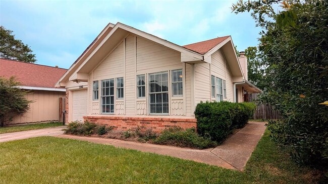 12142 Westwold Dr