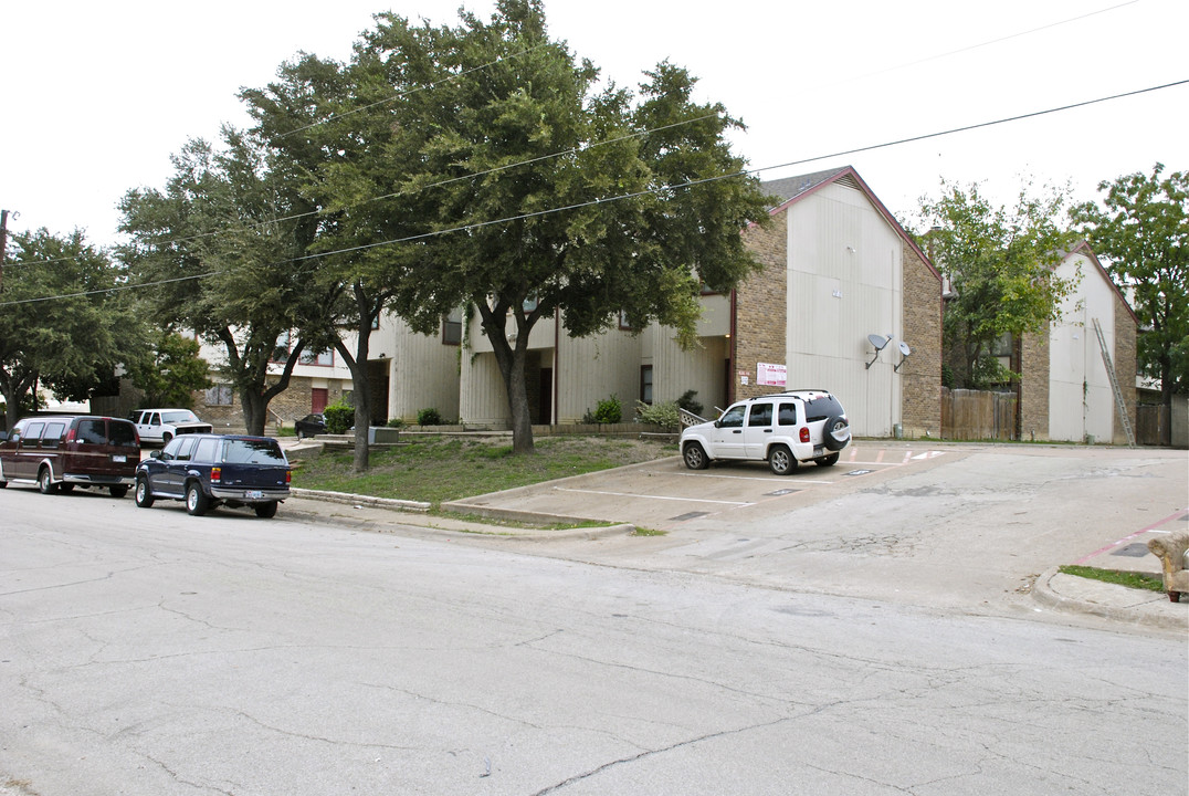 Northwood Square Condominiums in Dallas, TX - Building Photo