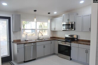 955 Laurie Ln in Columbia, SC - Building Photo - Building Photo