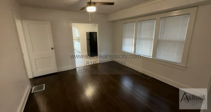 5248 Olive St in Kansas City, MO - Building Photo - Building Photo