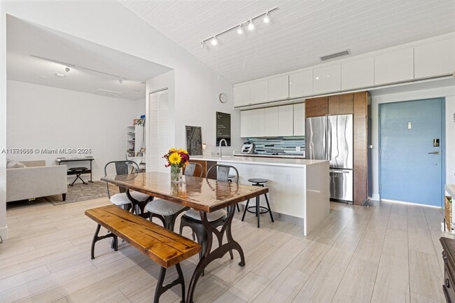 property at 101 Ocean Ln Dr